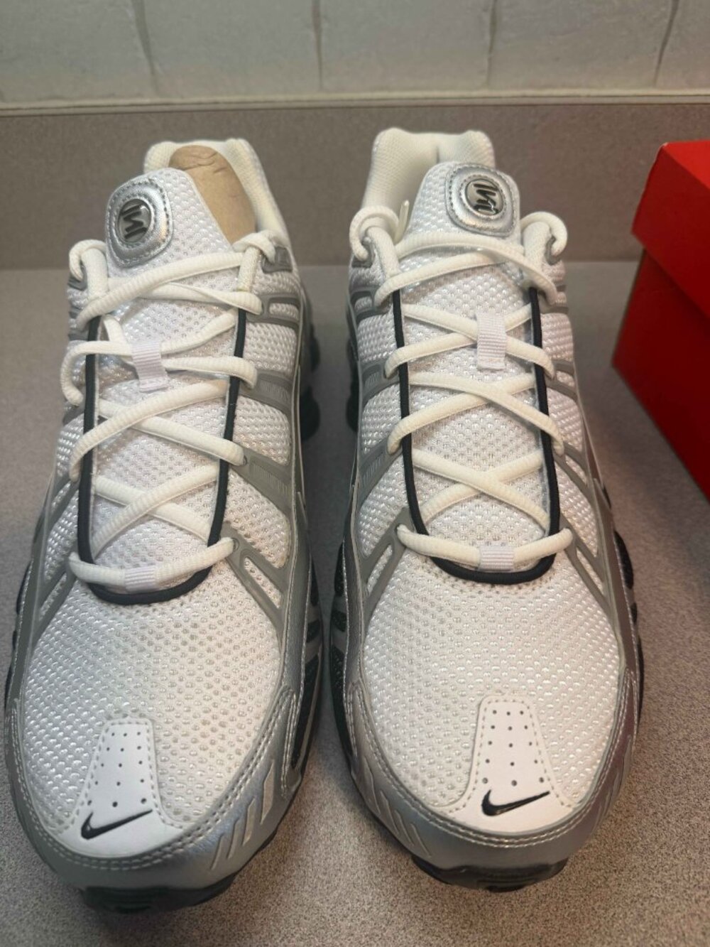 Nike Shox Turbo 3.2 SL – Men’s 11 – White/Black/Silver – NEW w/ Box - Picture 3 of 6